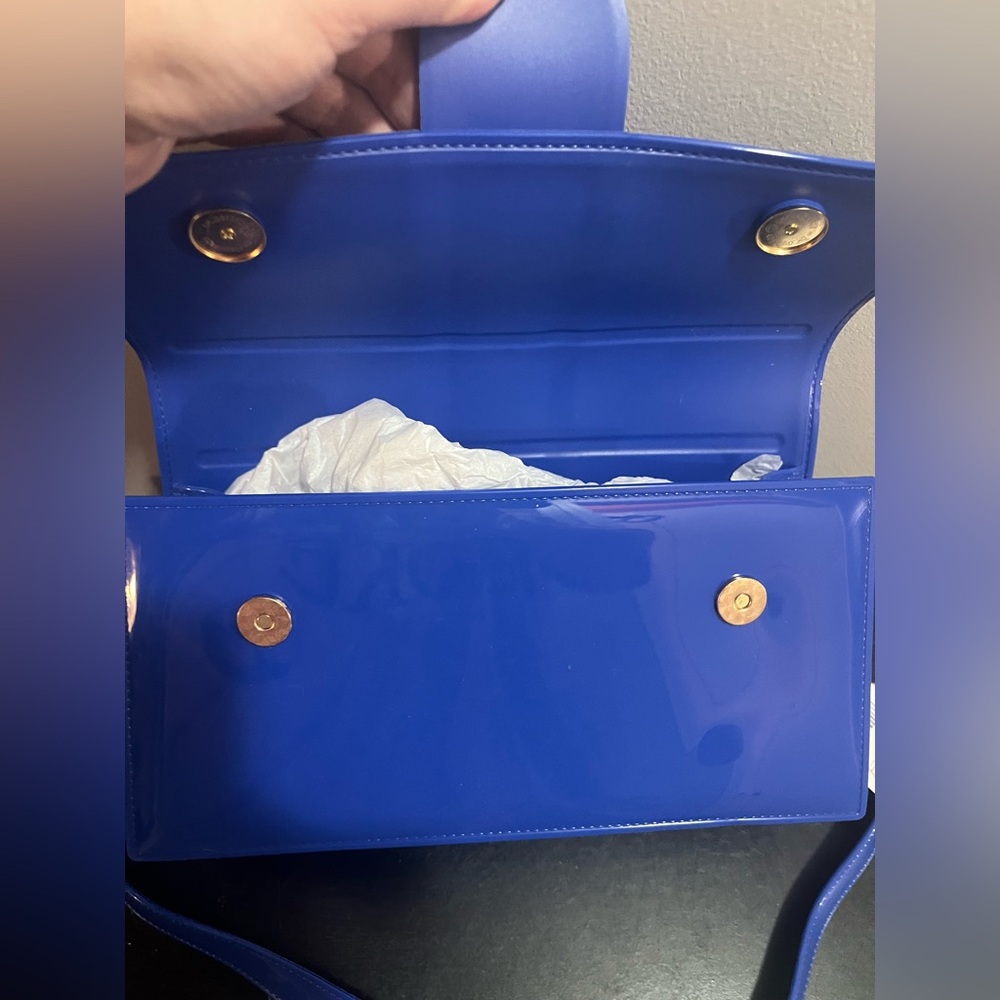 NWT Elegant Blue Patent PVC Women's Shoulder Bag with gold chain. - Picture 7 of 7